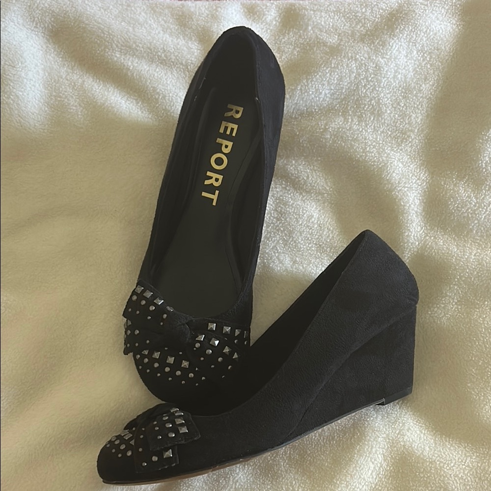 Report Women’s Studded Bow Pump Heels Sz 7.5